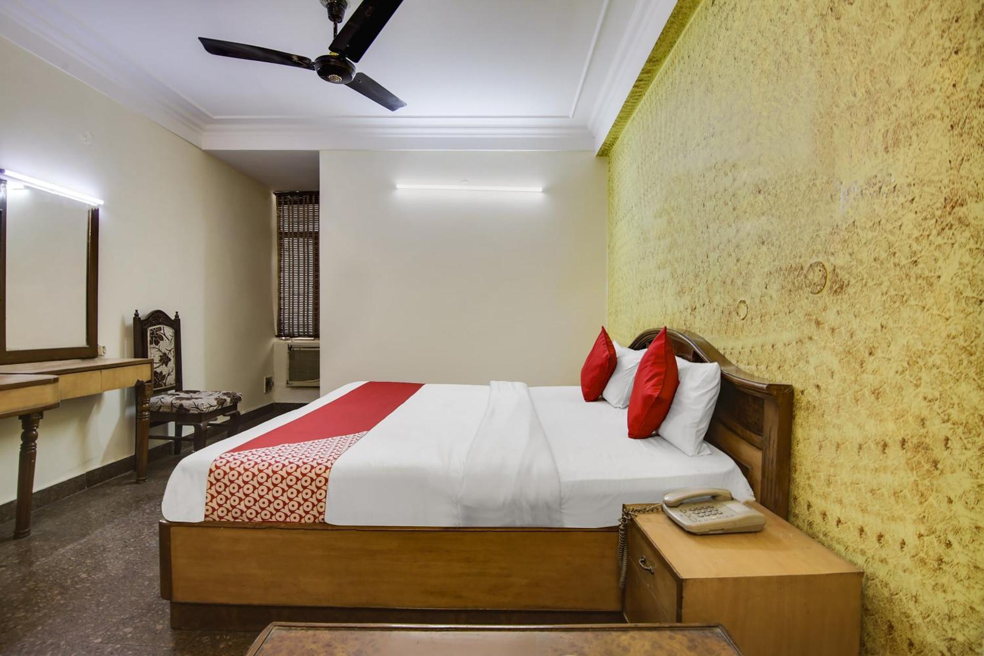 Hotel O Sunshine Palace Delhi  Bagian luar foto